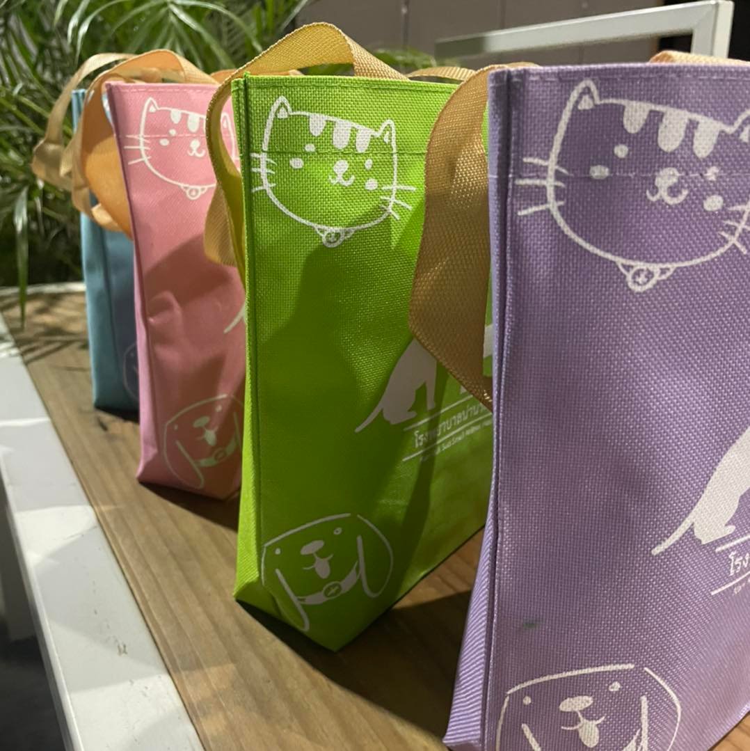 เทคนิคไม่ยากสำหรับการผลิตกระเป๋าผ้าให้เป็นที่น่าสนใจ